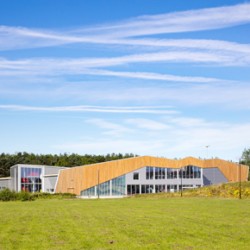 The new Washington Leisure Centre offers a range of facilities including a six-lane 25m pool and a learner pool with two hydro slides, a four-court sports hall and sauna and steam rooms. In addition, there are a soft play area and an additional multi purpose hall suitable for high-level trampoling training.